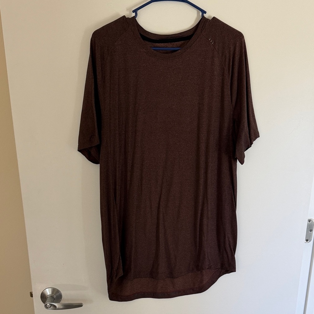 lululemon athletica XL Red/Rust License to Train Short-Sleeve Shirt
